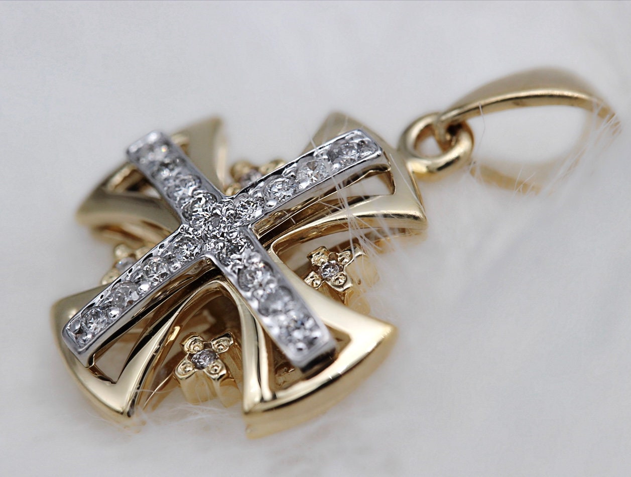 Jerusalem Cross Pendant in 14k Gold with 21 Diamonds - Faithful Radiance