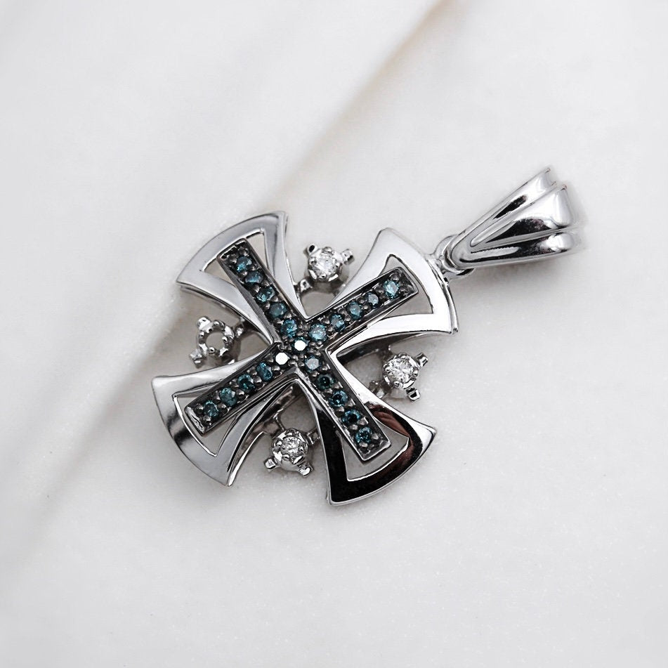 Jerusalem Cross Pendant in 14k White Gold with 25 Diamonds 0.30ct | Symbol of Faith