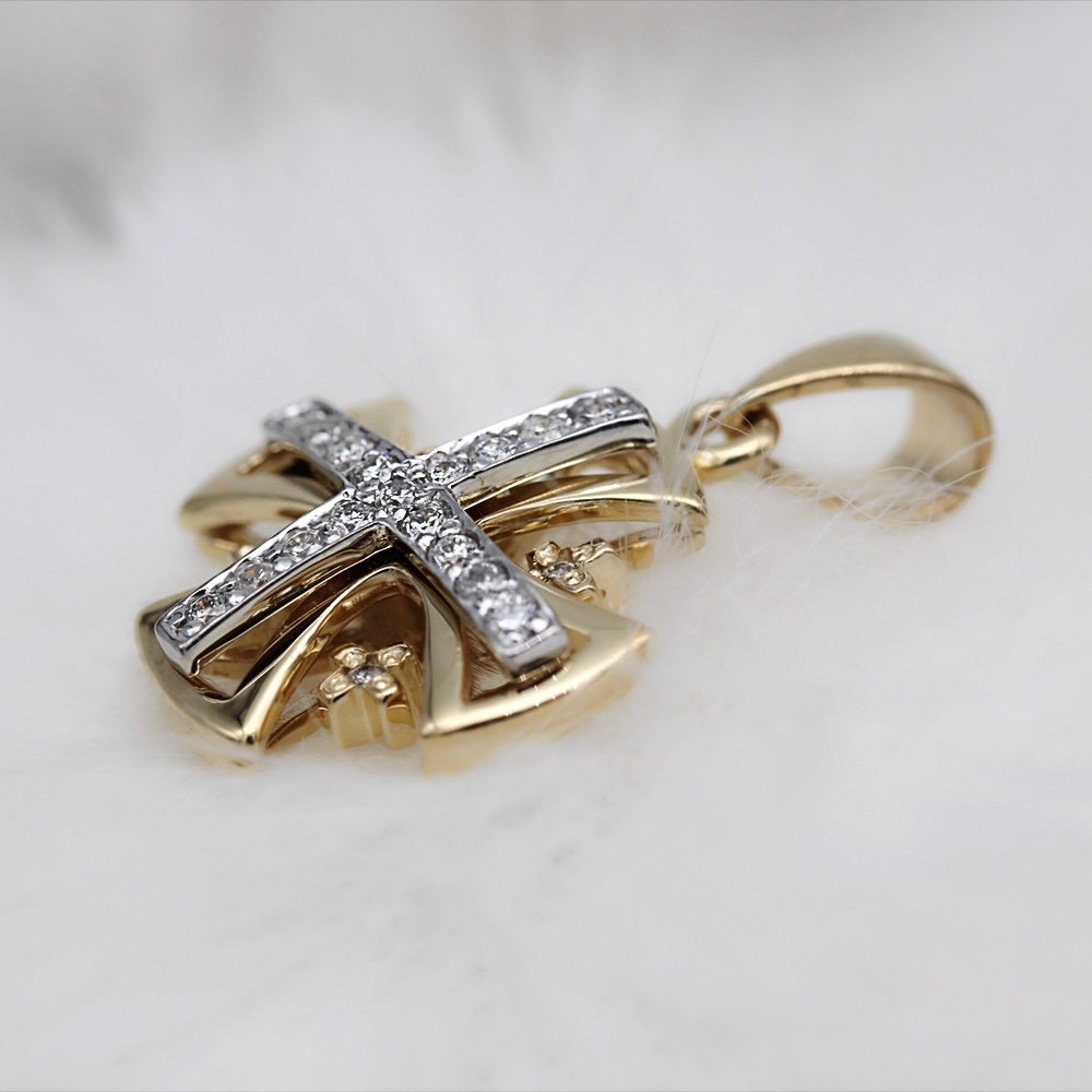 Jerusalem Cross Pendant in 14k Gold with 21 Diamonds - Faithful Radiance
