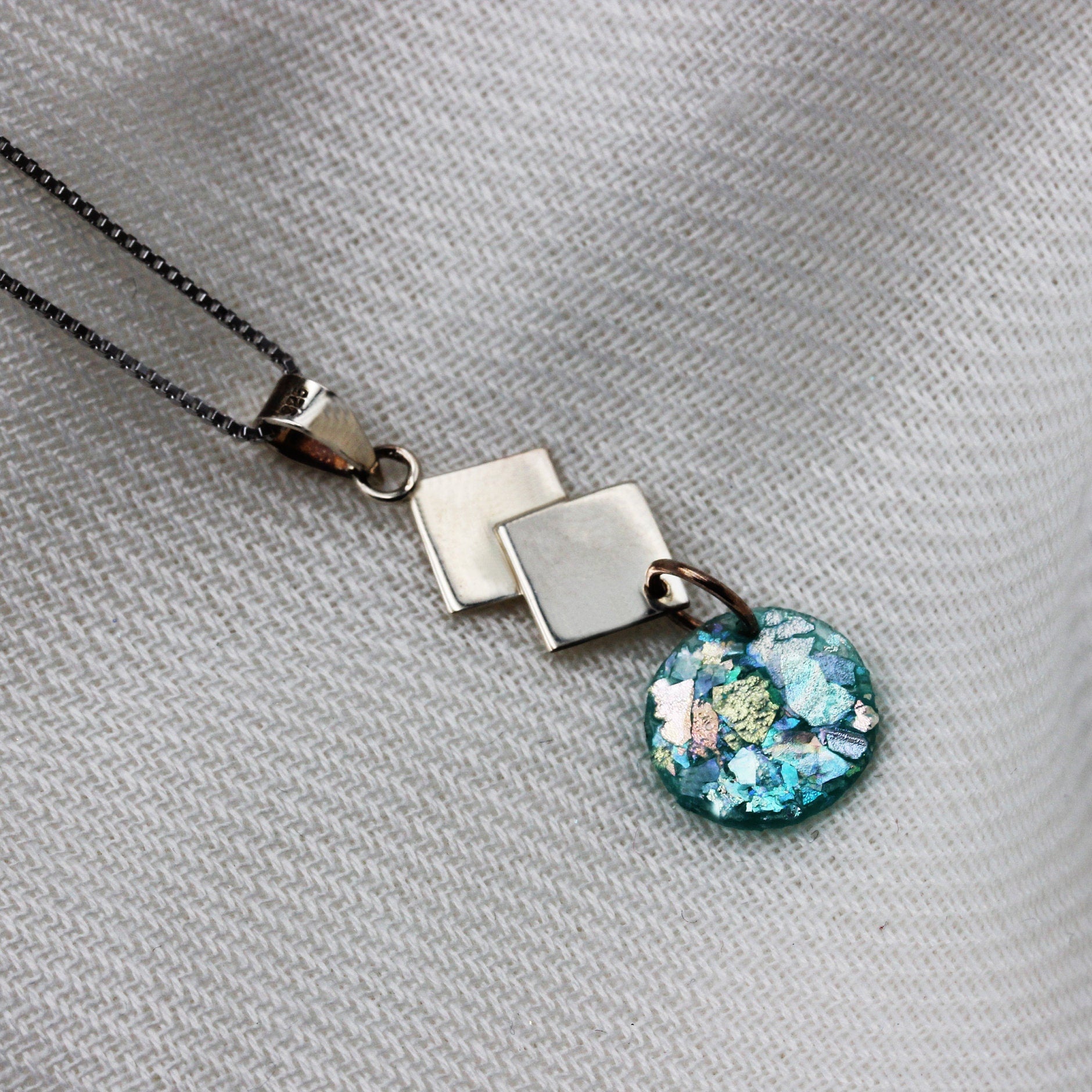 Roman Glass Circle Pendant in Sterling Silver 925