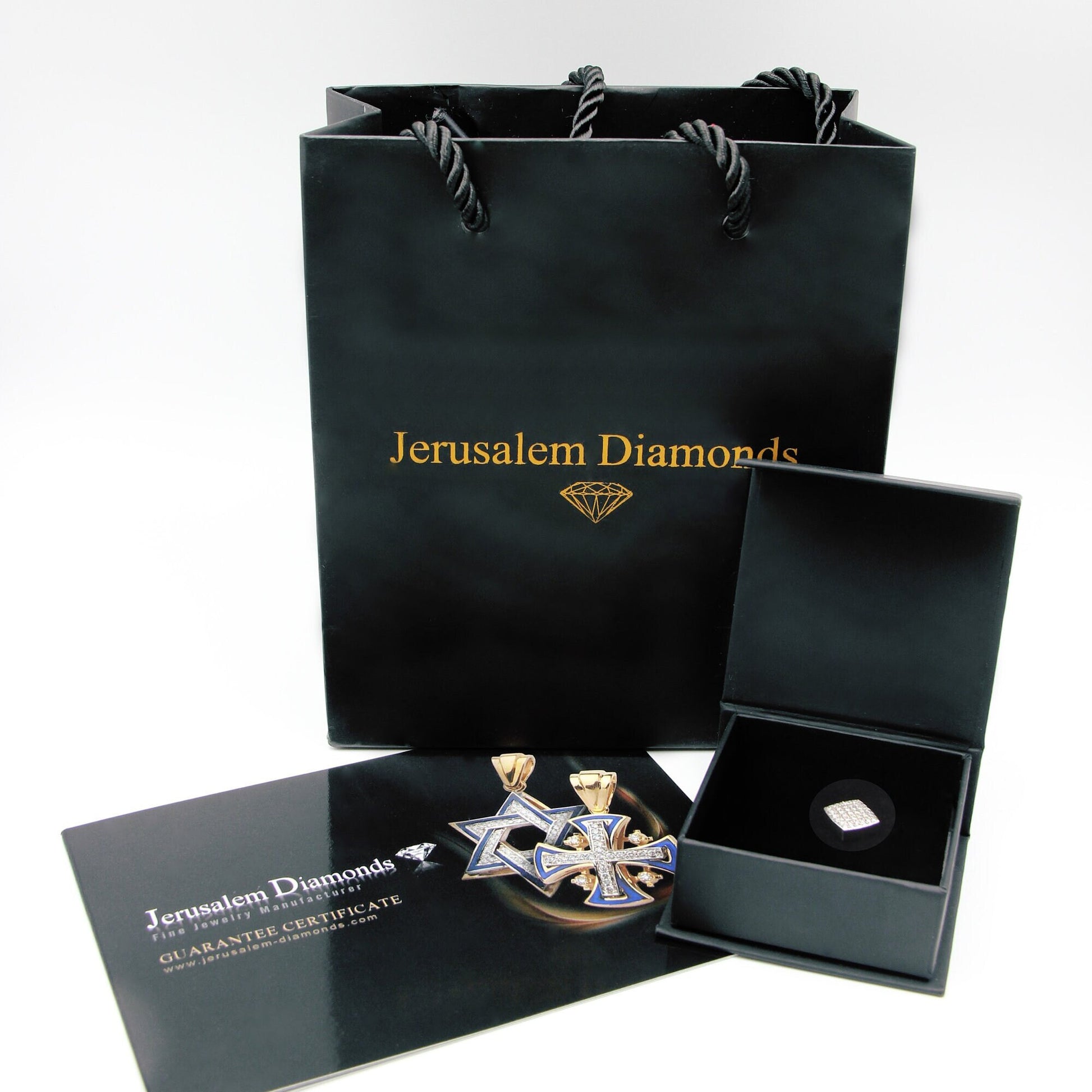 Sparkling Diamonds Square Pendant in White Gold