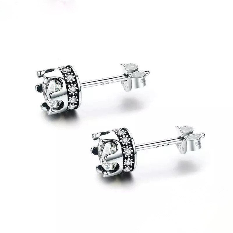 Sparkling Solitaire Zircon Earrings in Silver 925