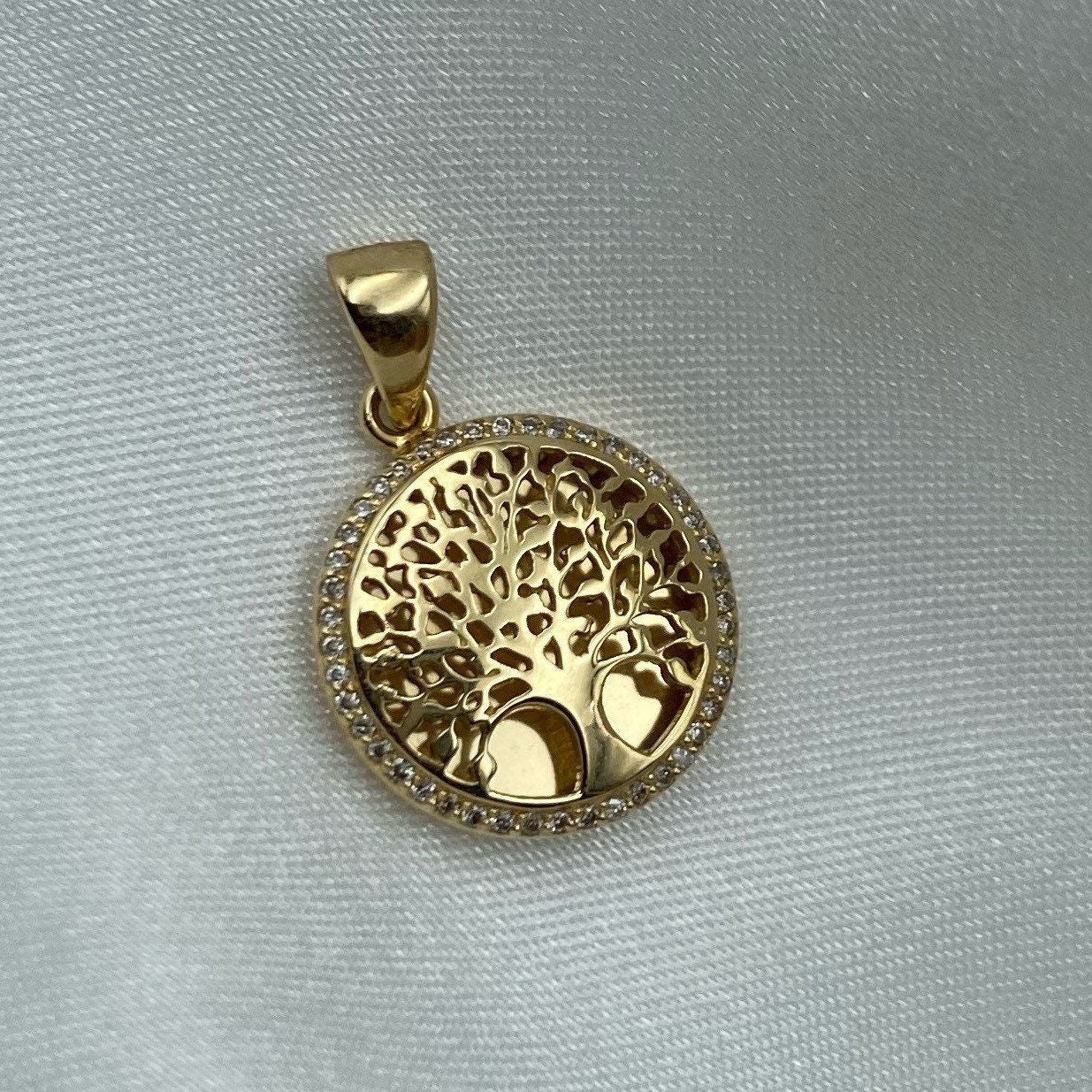 Tree of Life Pendant in 14k Gold with White Diamonds