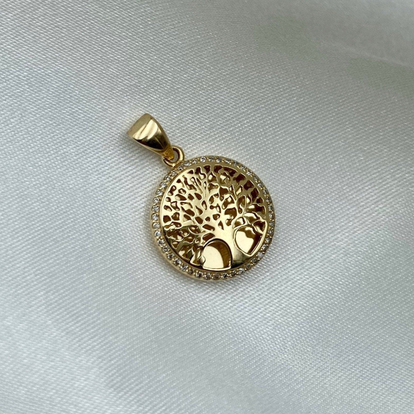 Tree of Life Pendant in 14k Gold with White Diamonds