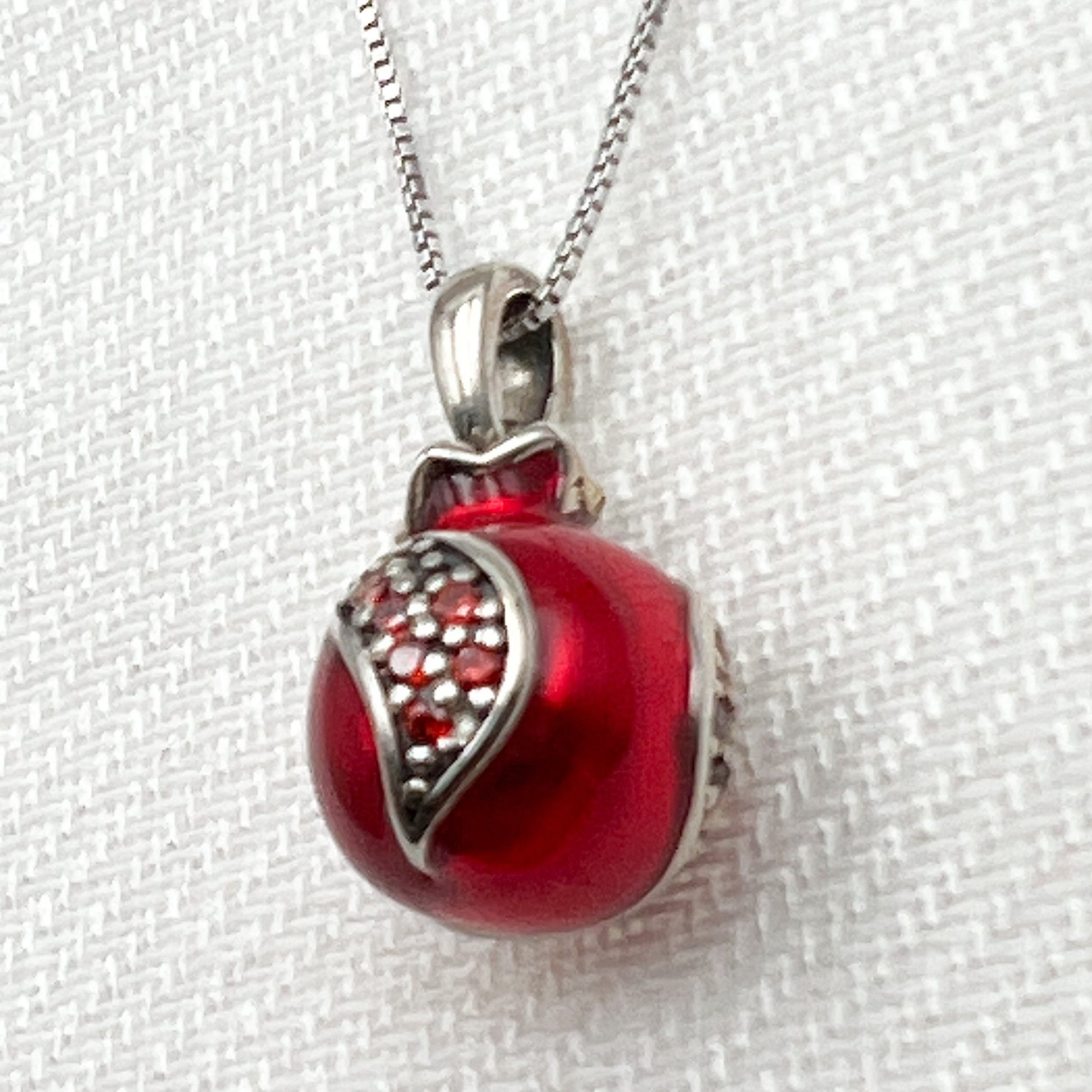 Pomegranate Pendant with Garnet Stones in Silver 925 - Includes Silver Chain
