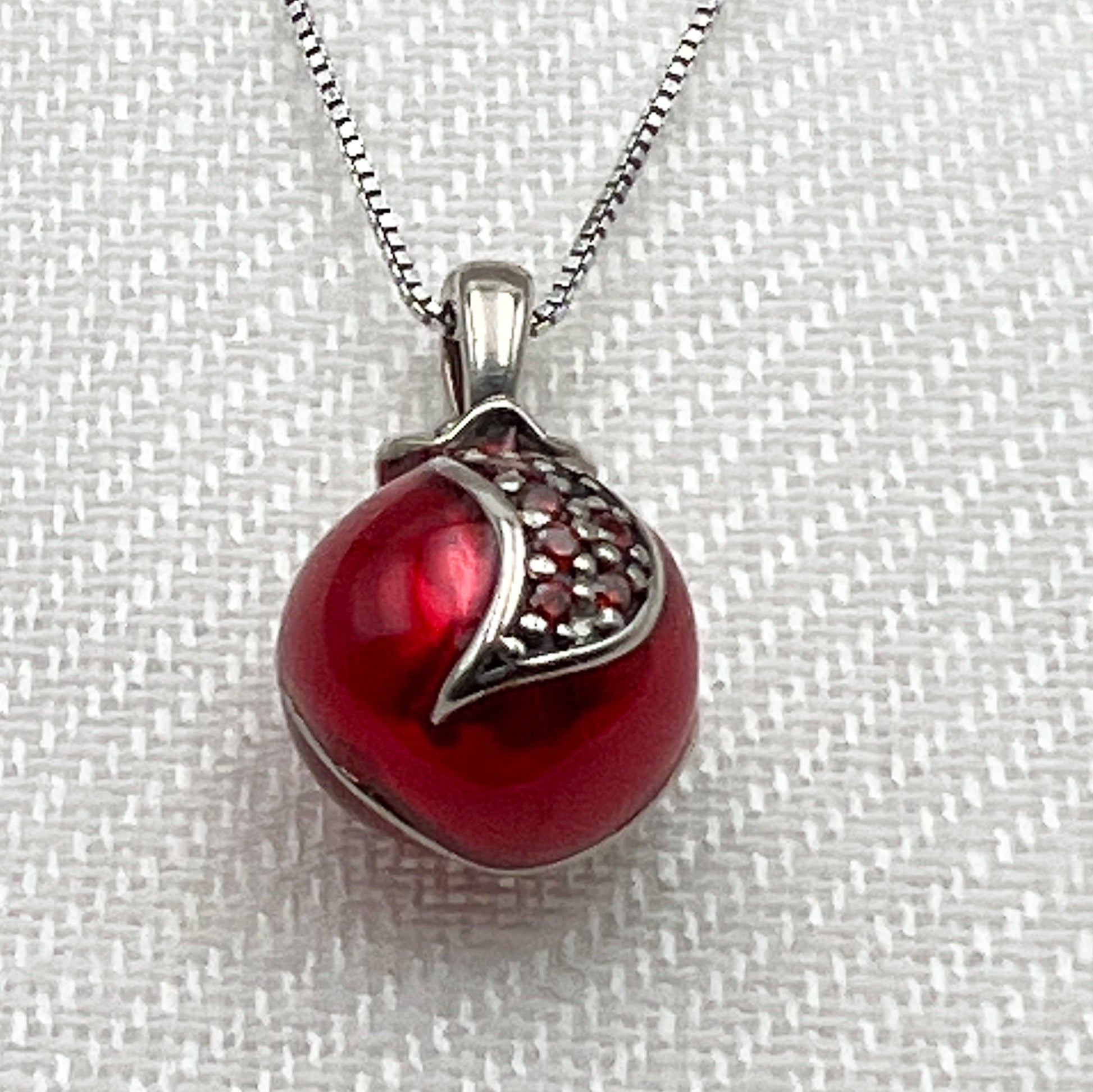 Pomegranate Pendant with Garnet Stones in Silver 925 - Includes Silver Chain