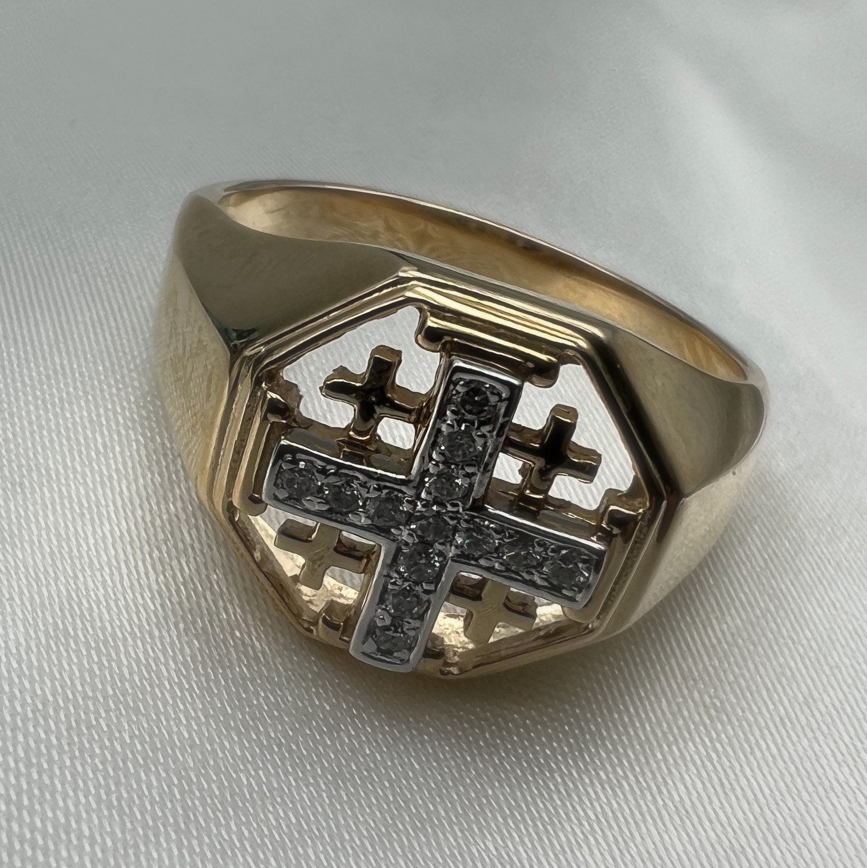 Jerusalem Cross Ring in 14k Gold with 13 Diamonds 0.20ct
