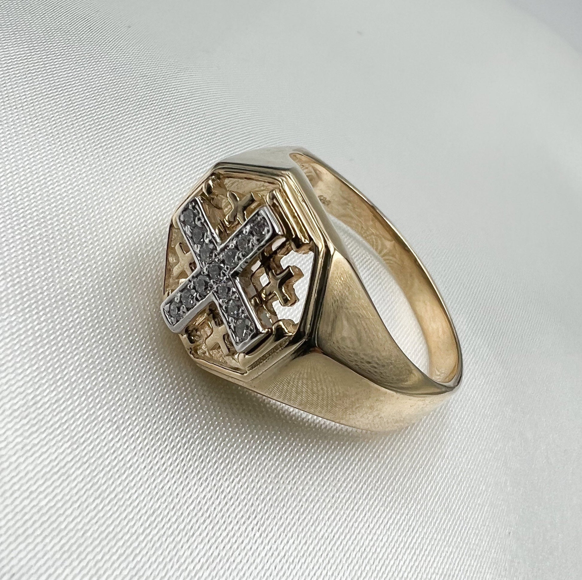 Jerusalem Cross Ring in 14k Gold with 13 Diamonds 0.20ct
