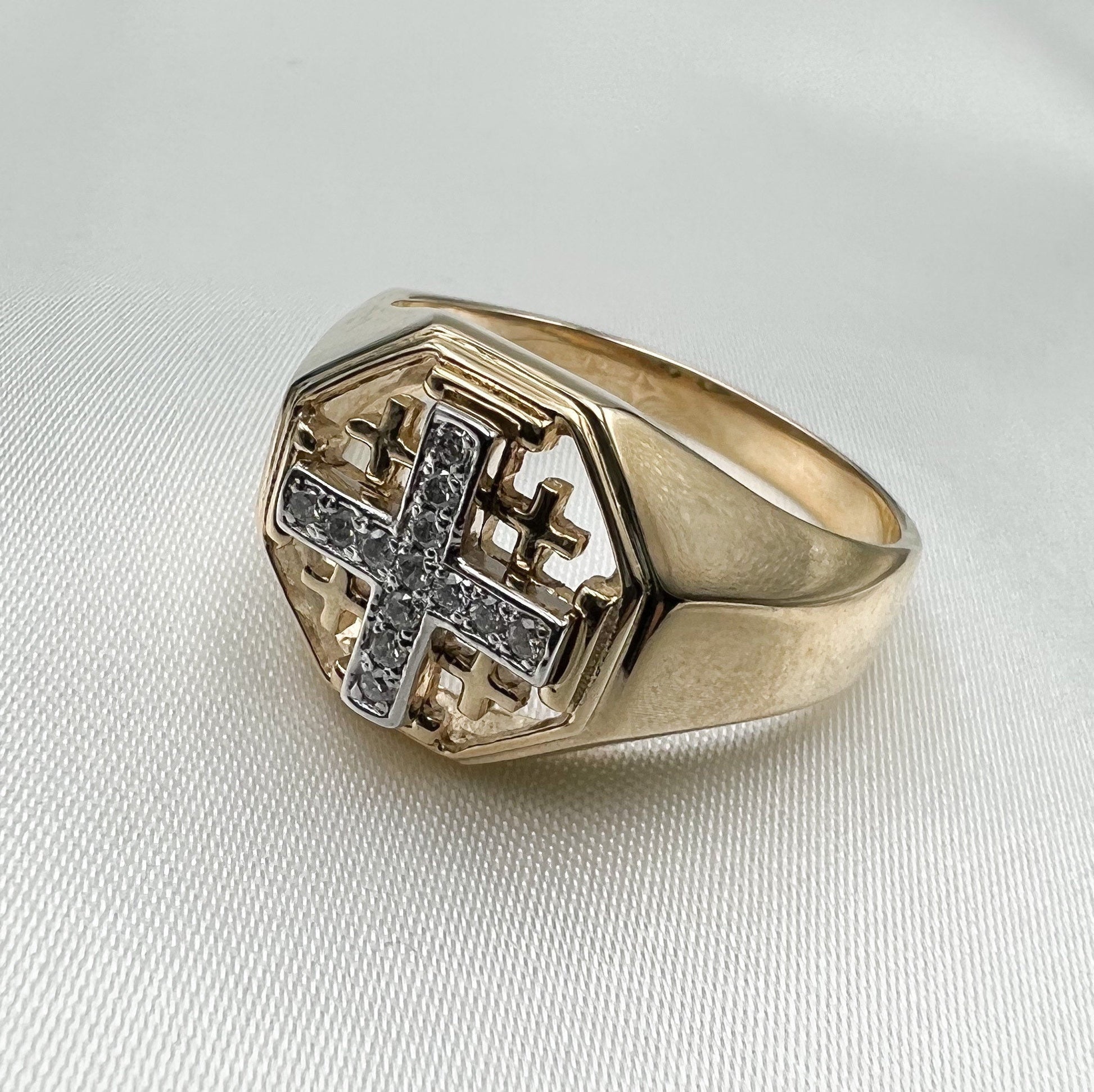 Jerusalem Cross Ring in 14k Gold with 13 Diamonds 0.20ct