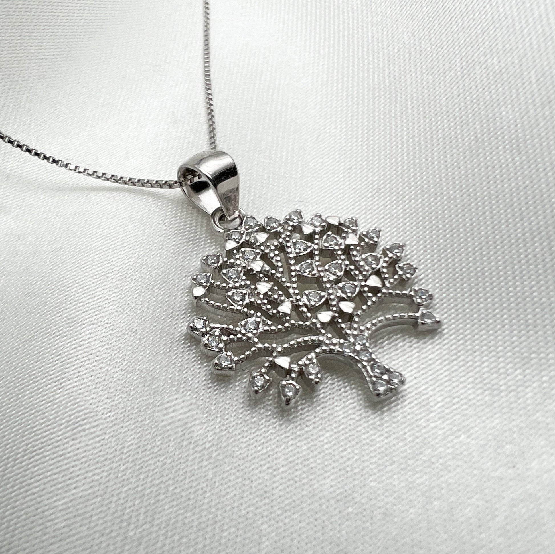 Tree of Life Pendant in Sterling Silver 925 with Zircons and Silver Chain