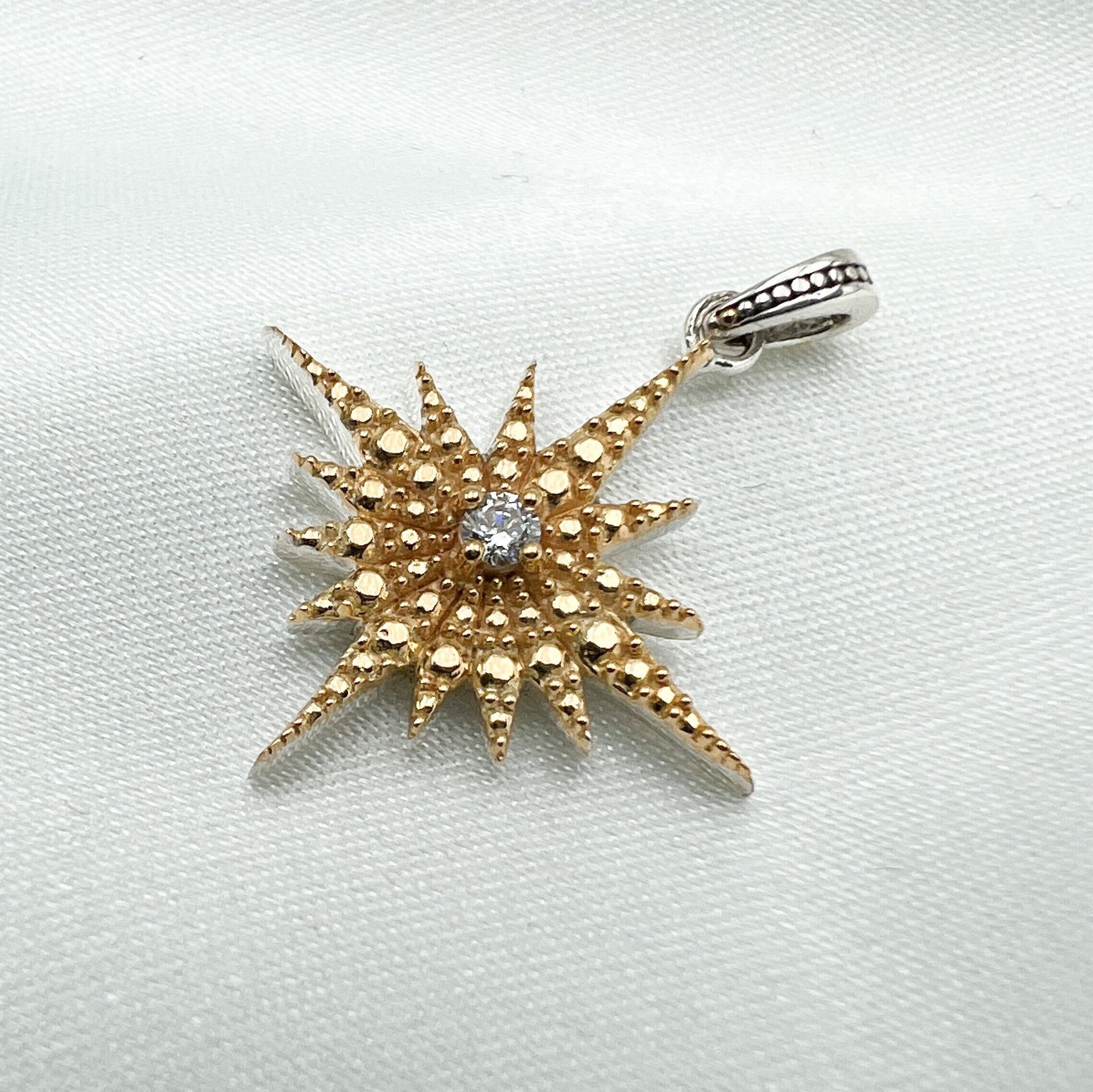 Elegant Star of Bethlehem Pendant in 925 Silver, Gold, and Zircon Accent