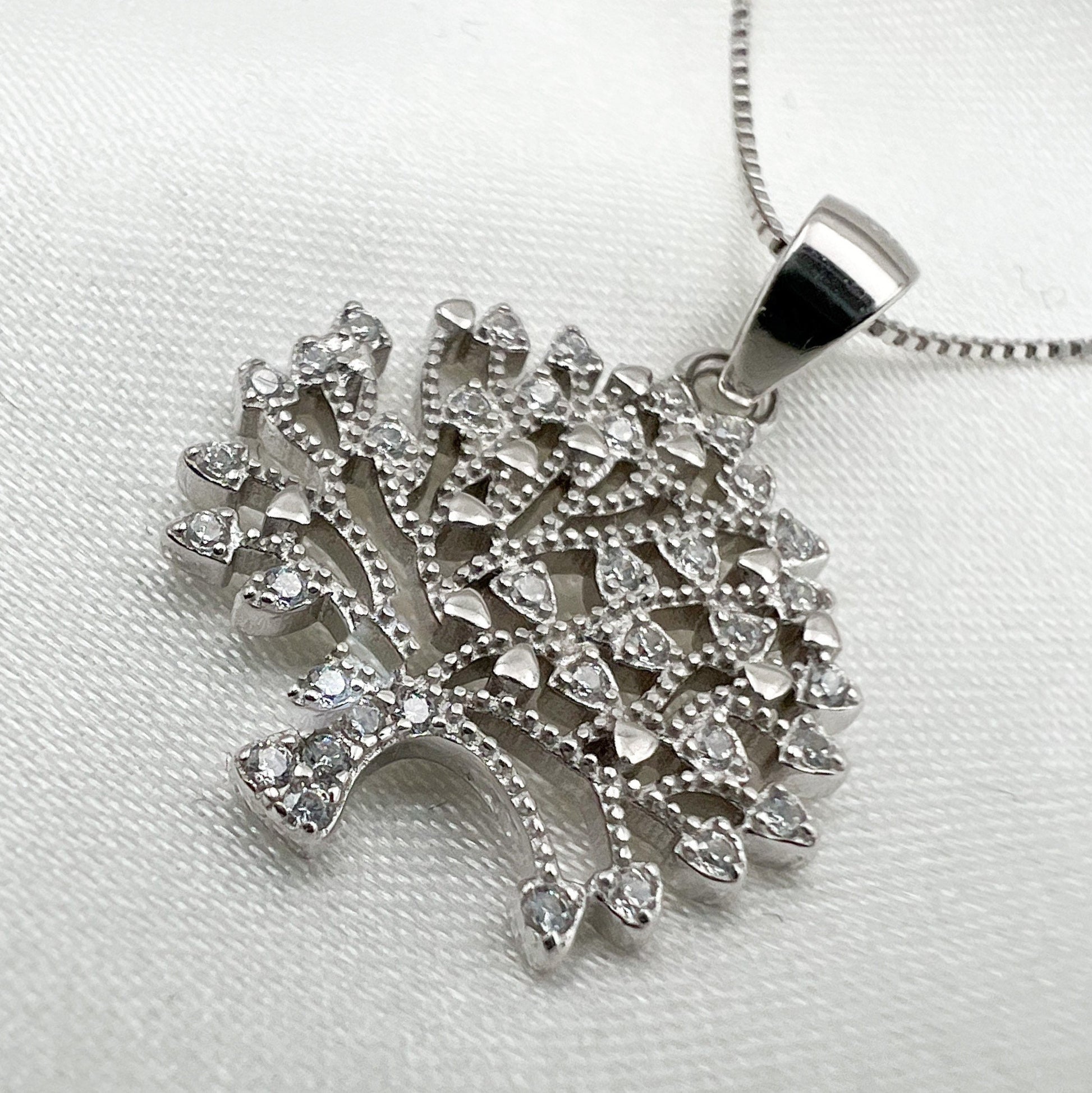 Tree of Life Pendant in Sterling Silver 925 with Zircons and Silver Chain