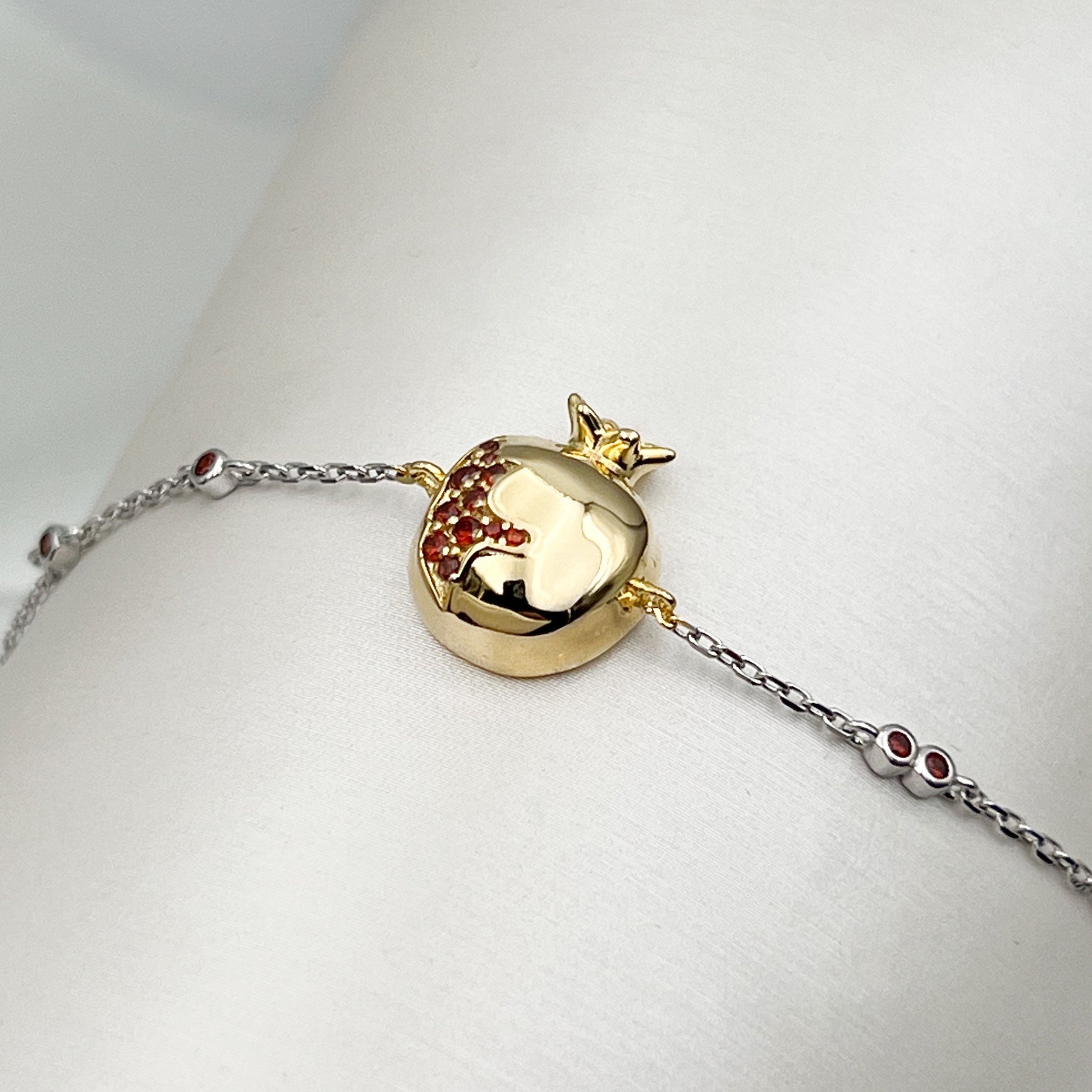 Pomegranate Bracelet with Garnet Stones in Silver 925 and Gold
