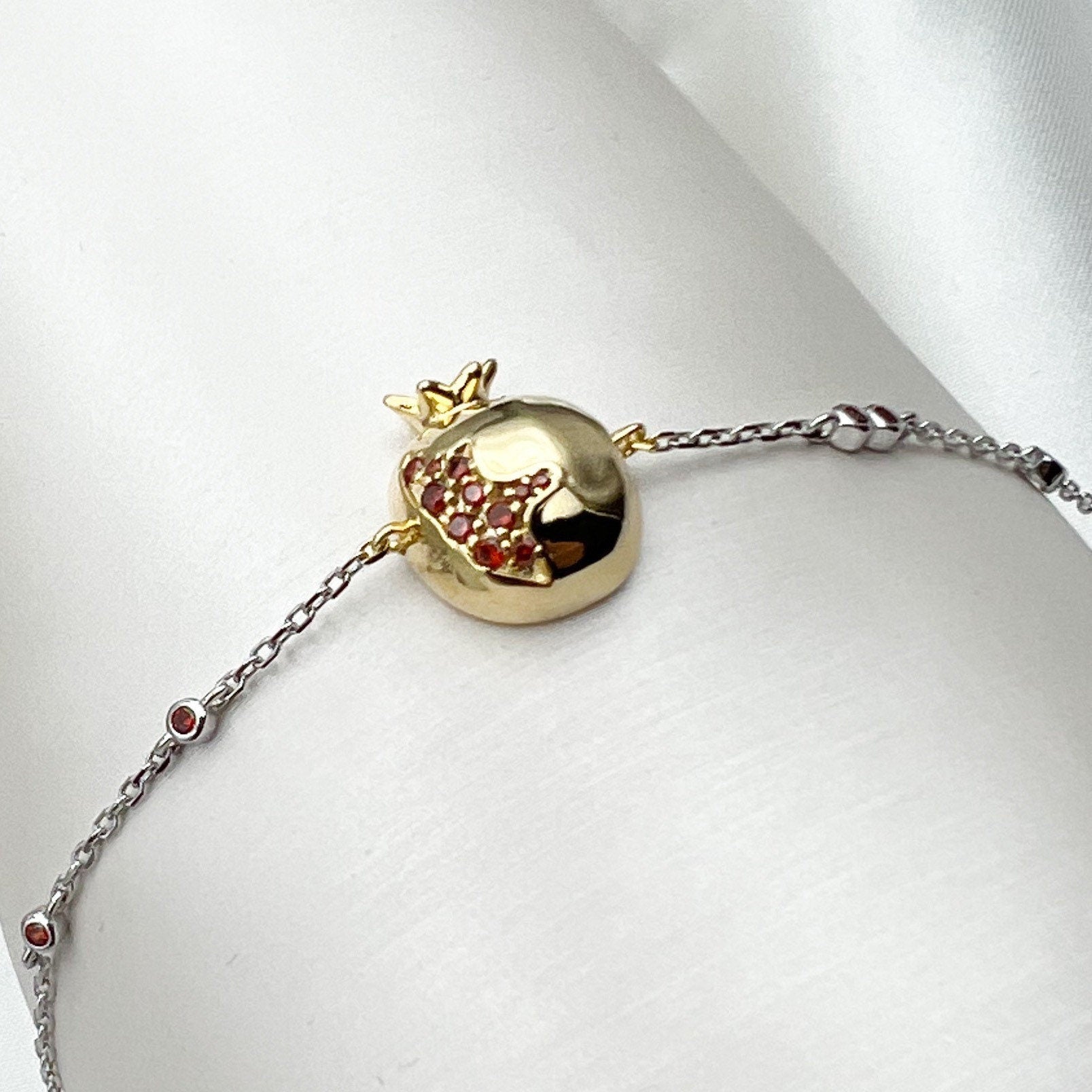 Pomegranate Bracelet with Garnet Stones in Silver 925 and Gold