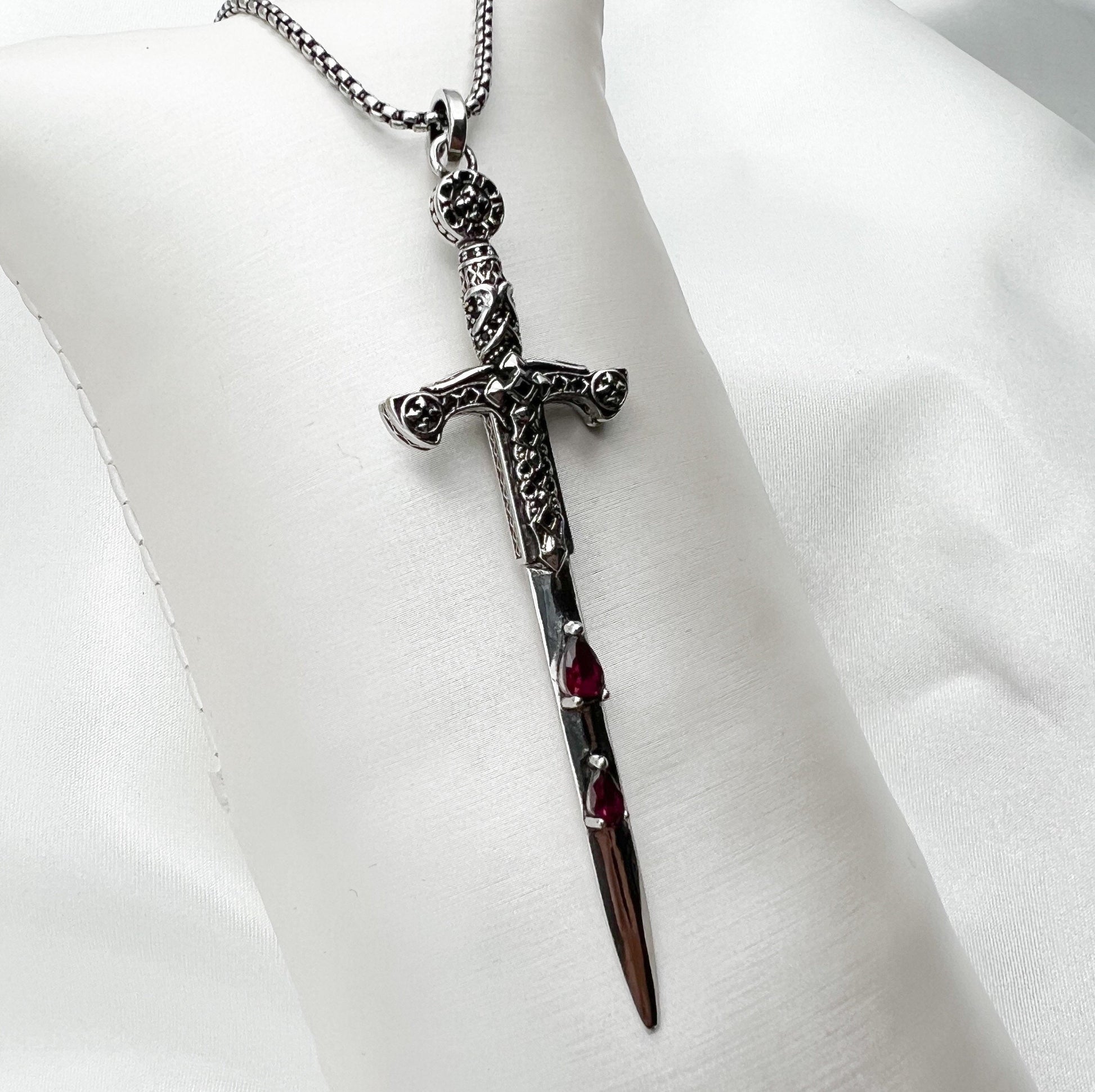 Elegant Soward Pendant in Sterling Silver with Garnet Stones and Silver Necklace