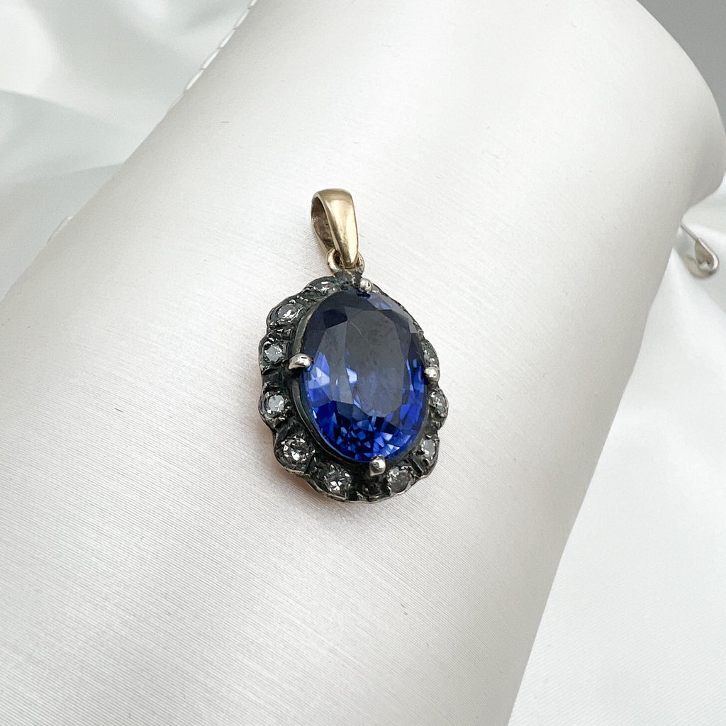 Vintage Sapphire and Diamonds Pendant