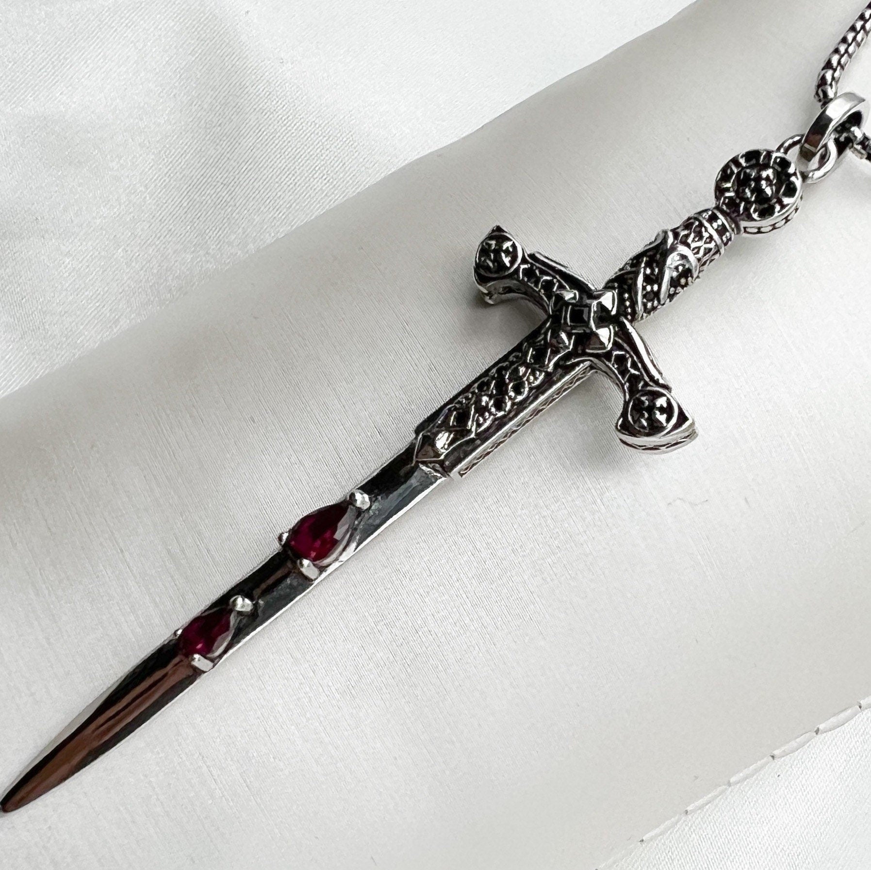 Elegant Soward Pendant in Sterling Silver with Garnet Stones and Silver Necklace