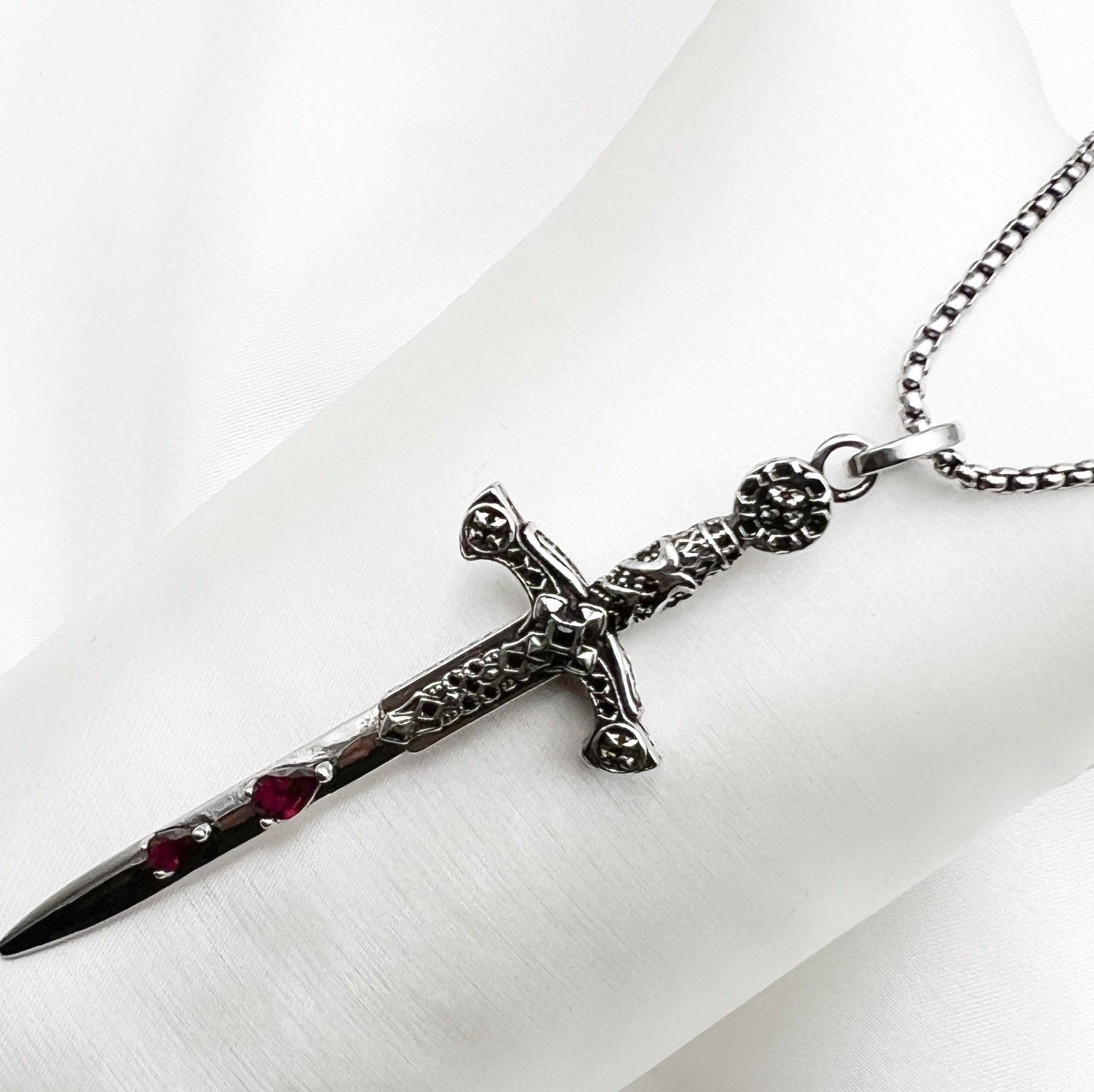 Elegant Soward Pendant in Sterling Silver with Garnet Stones and Silver Necklace
