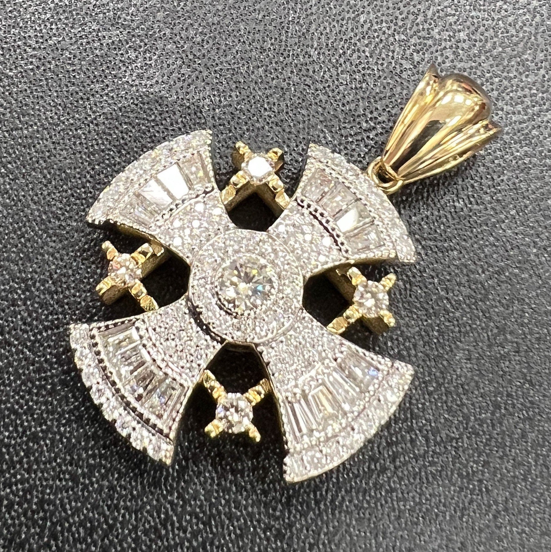 Jerusalem Cross Pendant in 14k Gold with 129 Diamonds totaling 4ct, A Timeless Sign of Faith