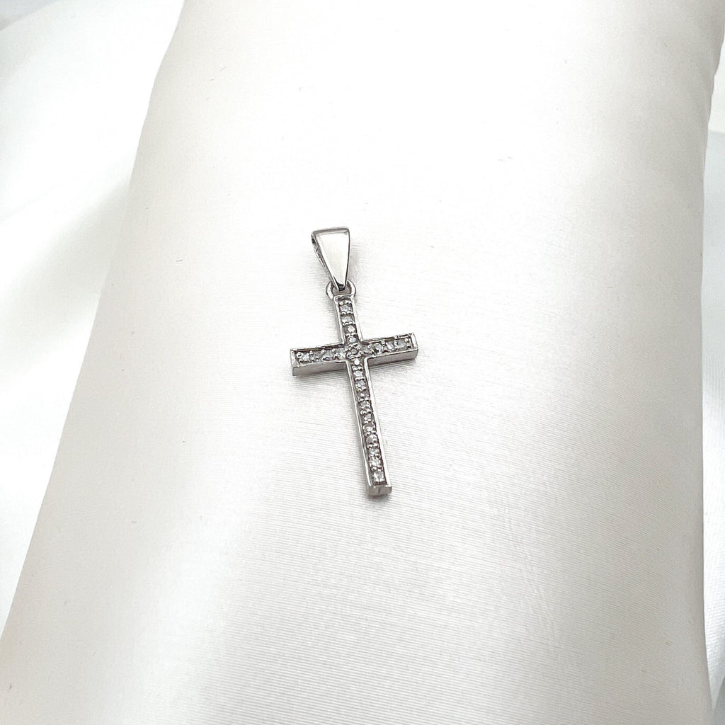 Elegant White Gold Latin Cross Pendant with Diamonds