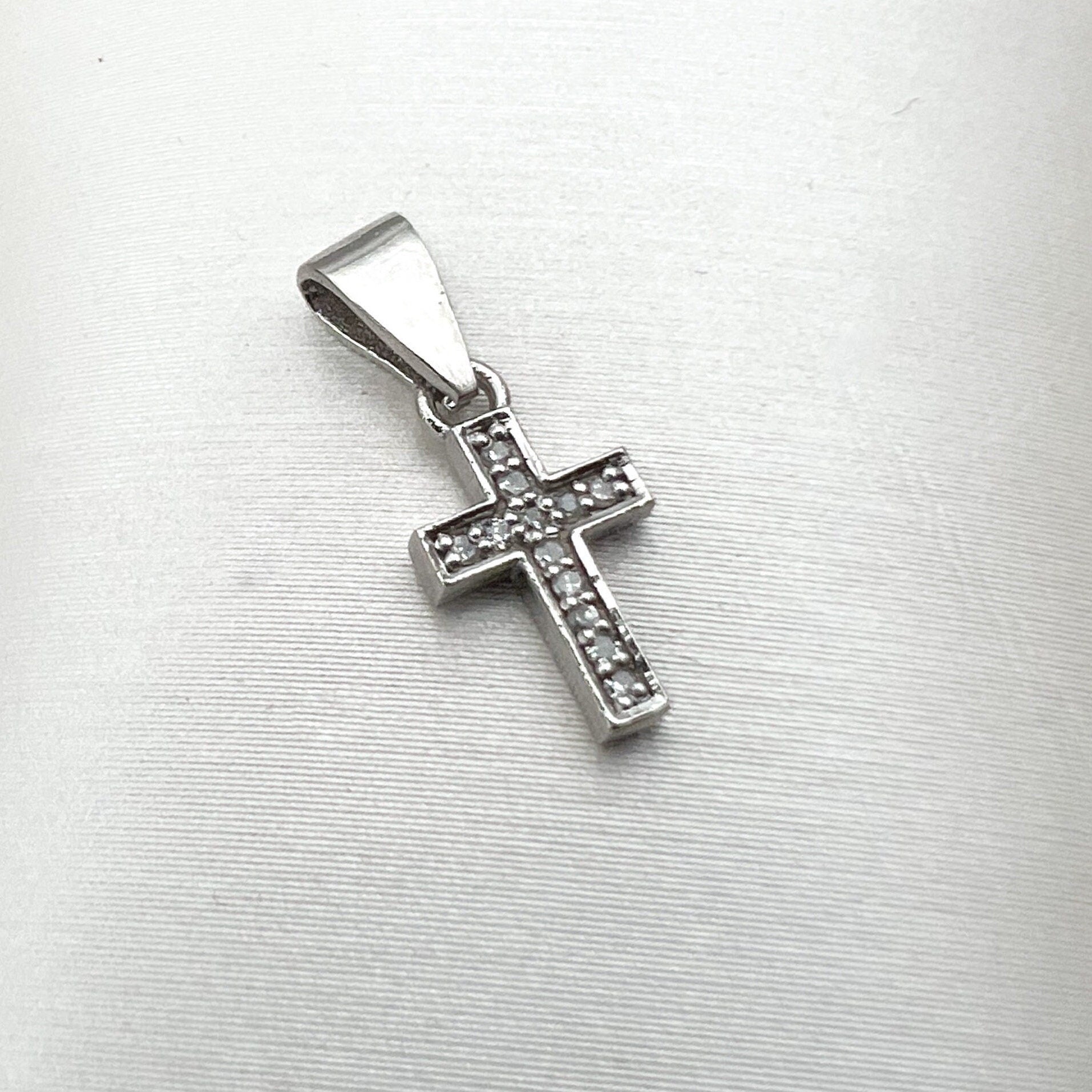 Delicate White Gold Cross Pendant with Diamonds