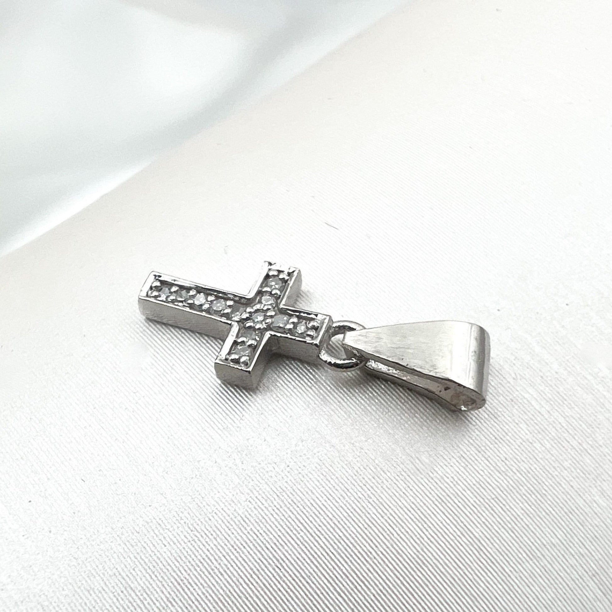 Delicate White Gold Cross Pendant with Diamonds