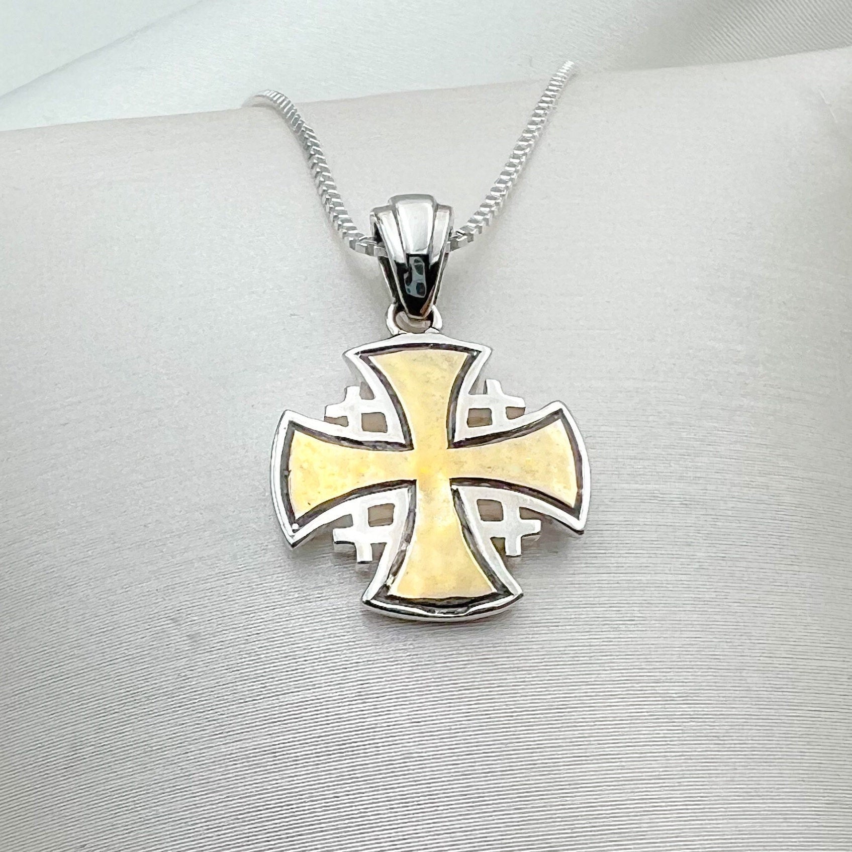 Jerusalem Cross Pendant in 925 Silver and 18k Gold, Featuring Intricate Engraving