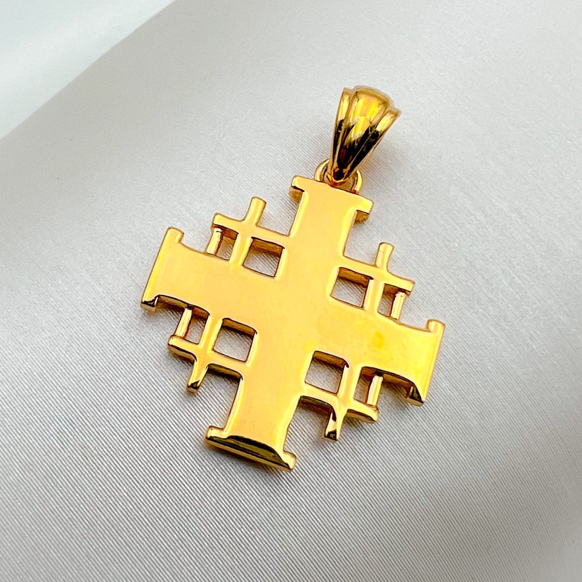 Radiant Jerusalem Cross Pendant in Silver 925 and 18k Gold
