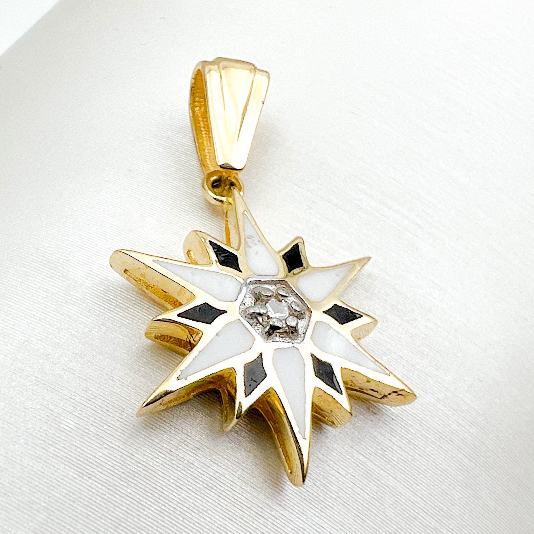 Elegant Star of Bethlehem Pendant in 14k Gold with Diamond Accents and Enamel