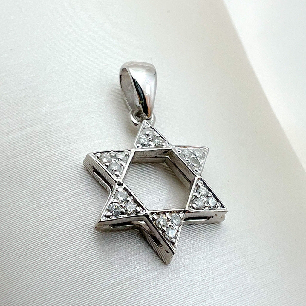 14k White Gold David Star Pendant with 18 Diamonds