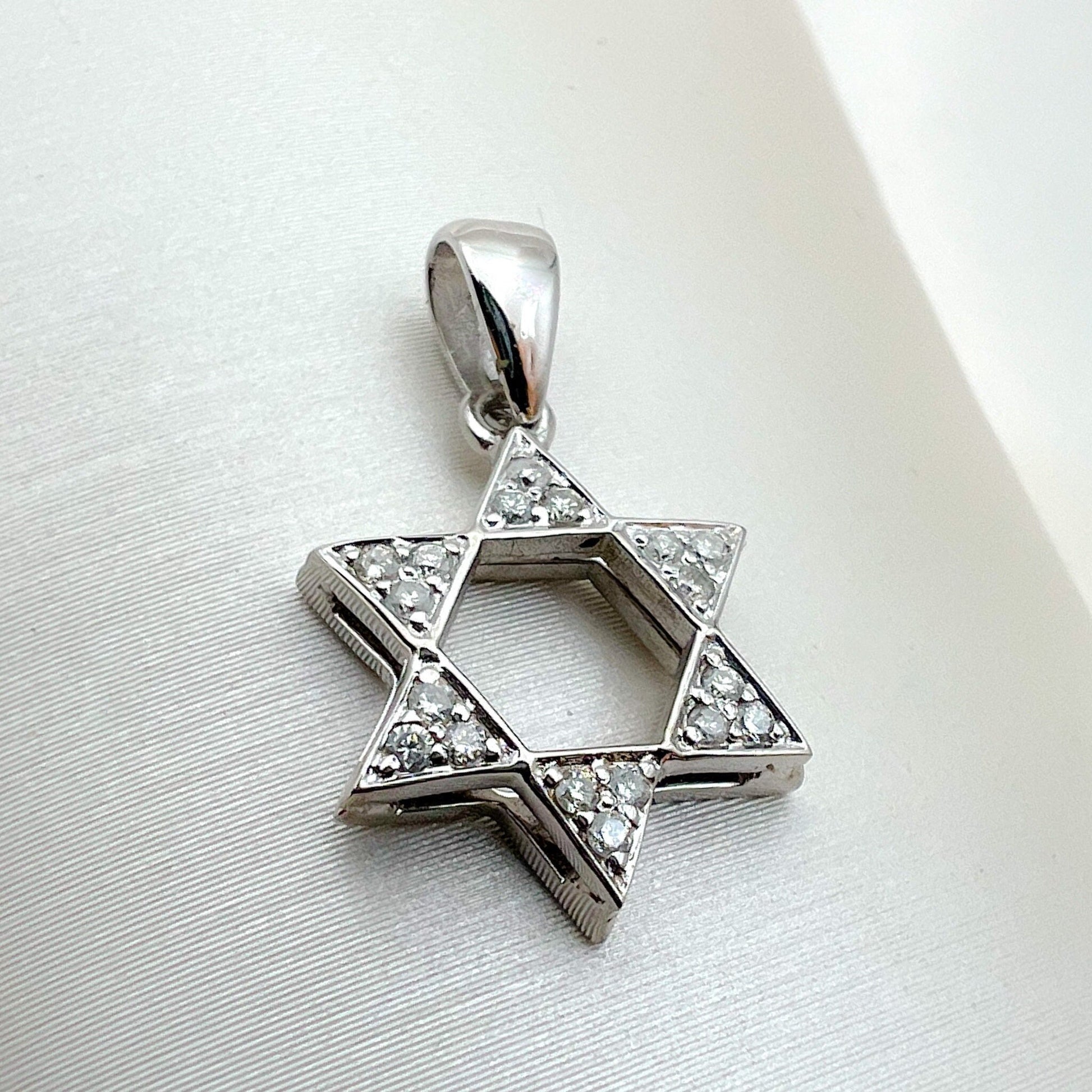 14k White Gold David Star Pendant with 18 Diamonds