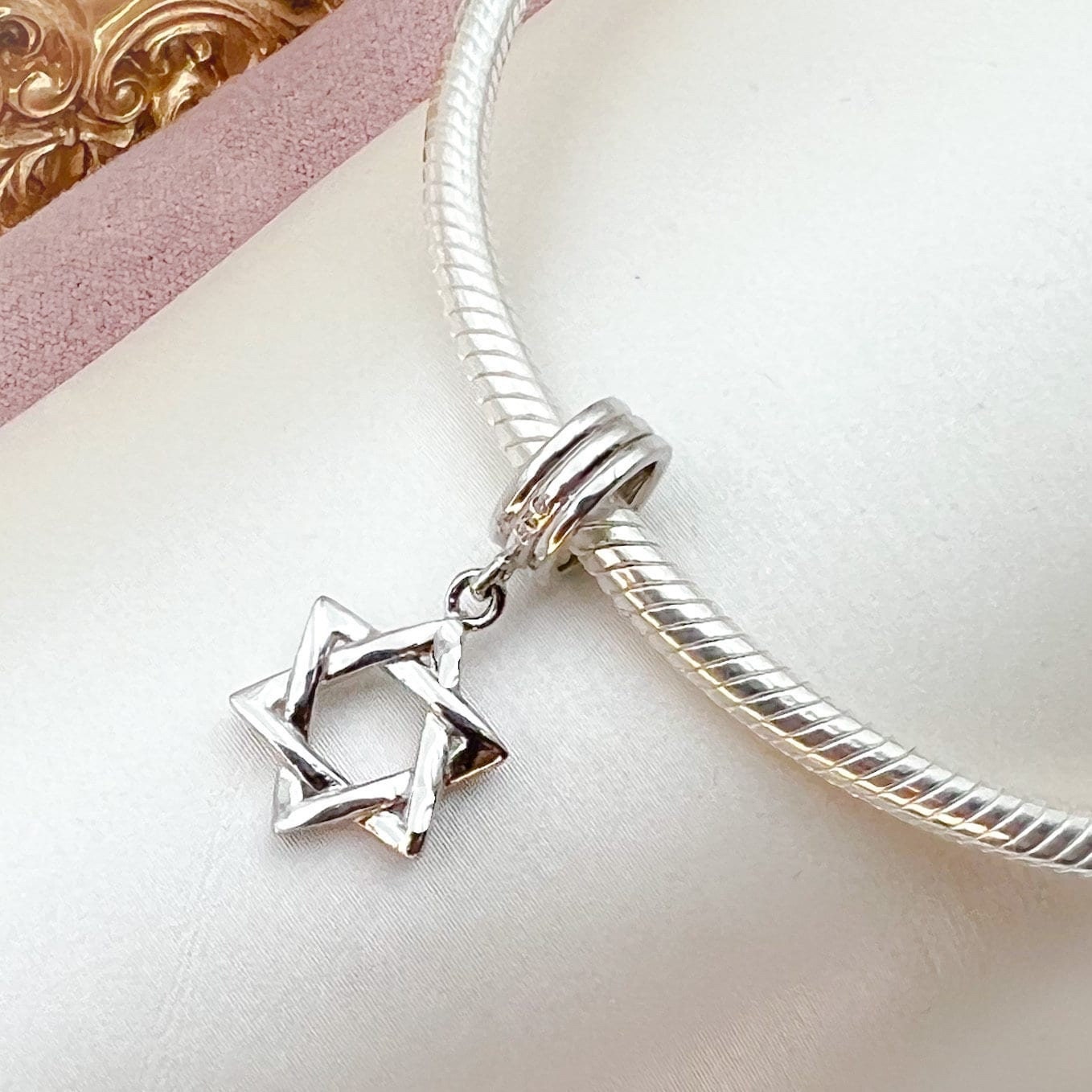 925 Silver David Star Charm – Elegant and Symbolic, Perfect for Your Pandora Charm Bracelet