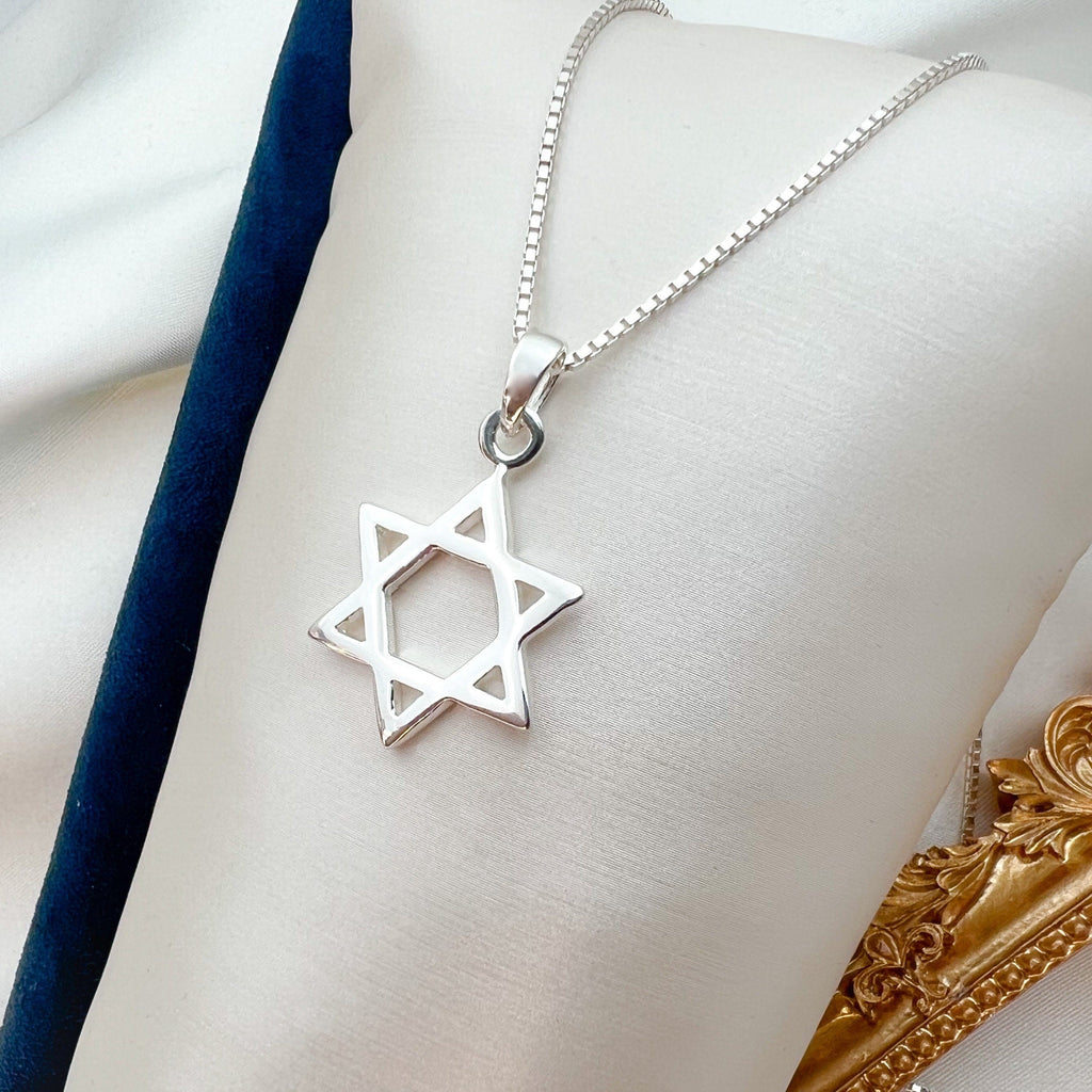 Star of David Pendant in Sterling Silver with 925 Silver Chain