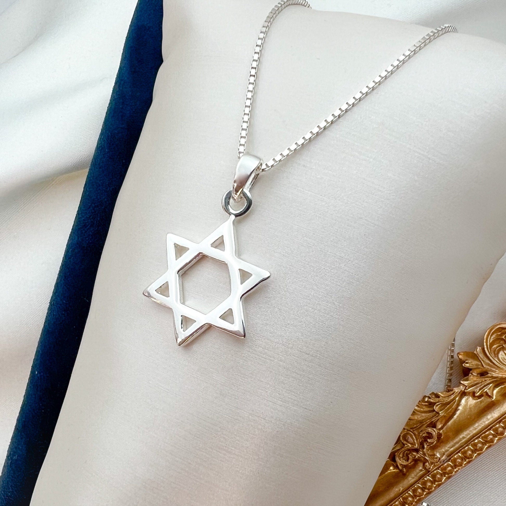 Star of David Pendant in Sterling Silver with 925 Silver Chain