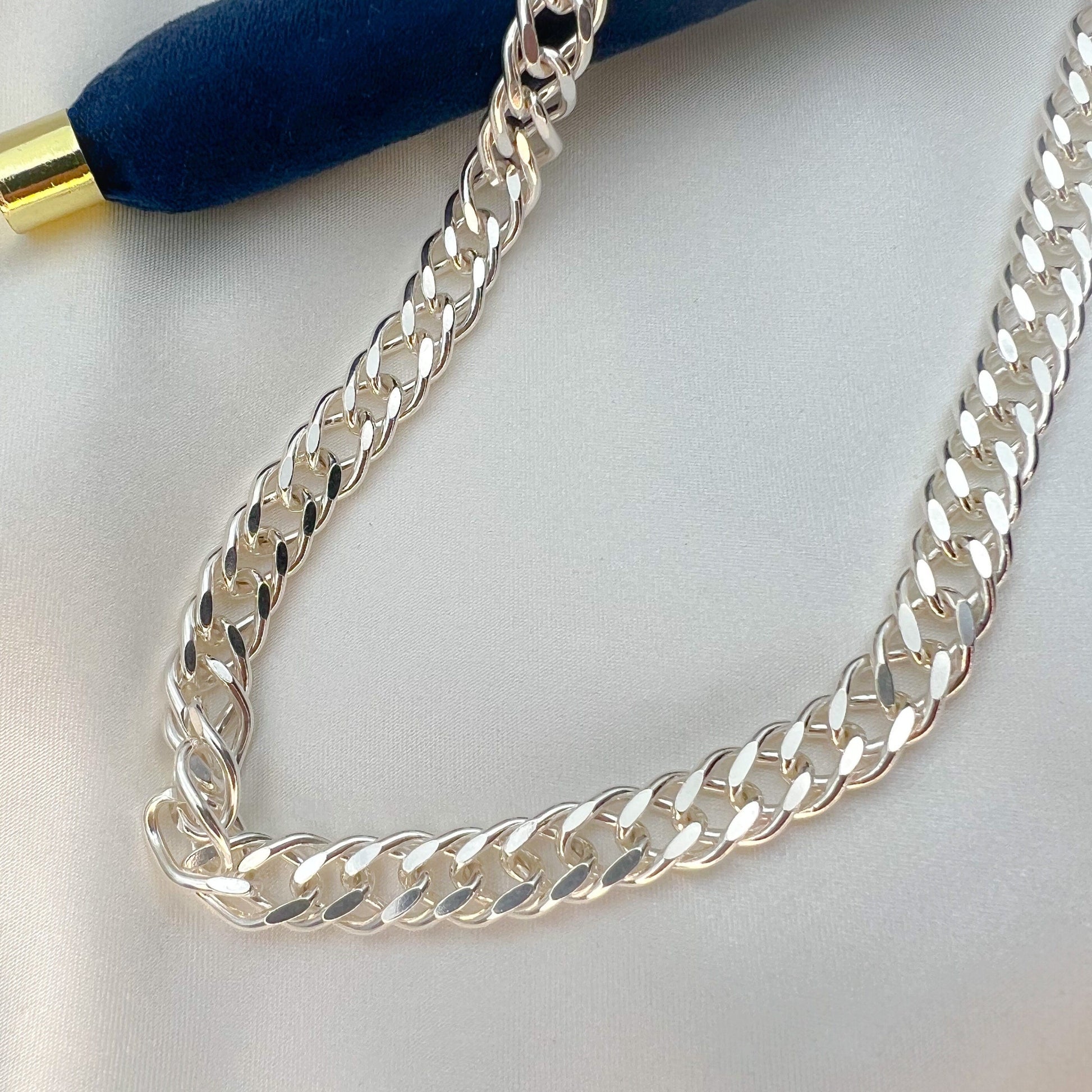Pure Silver 925 Curb Necklace for Timeless Elegance