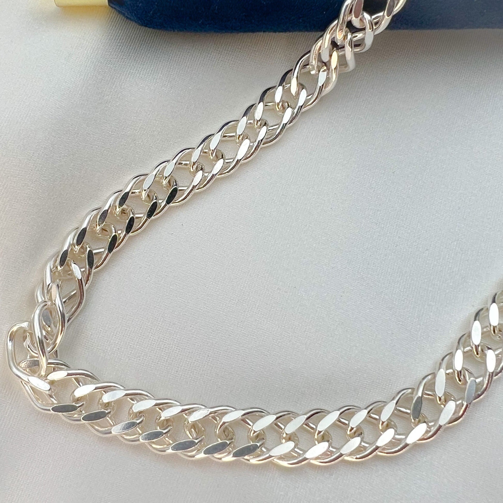 Pure Silver 925 Curb Necklace for Timeless Elegance
