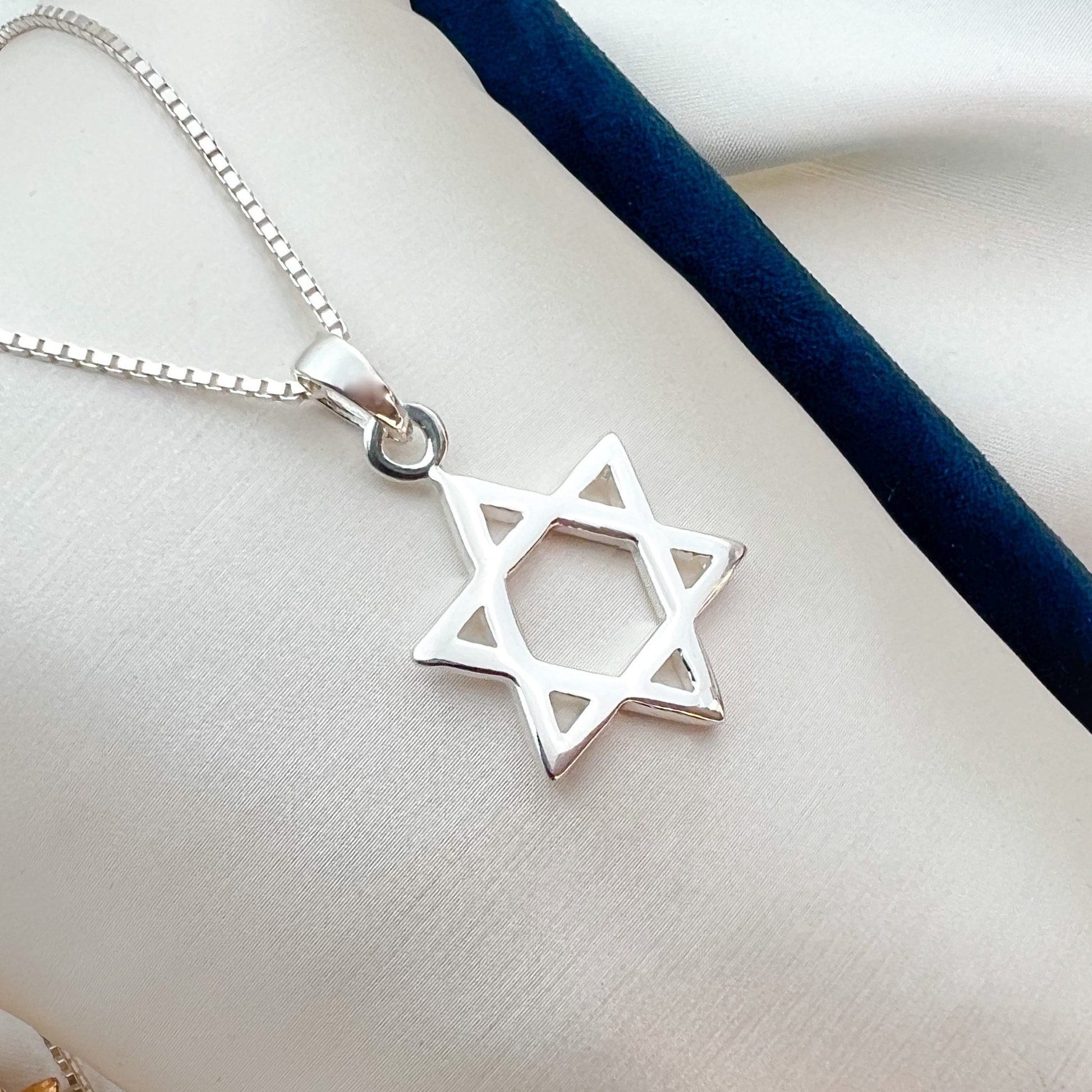 Star of David Pendant in Sterling Silver with 925 Silver Chain