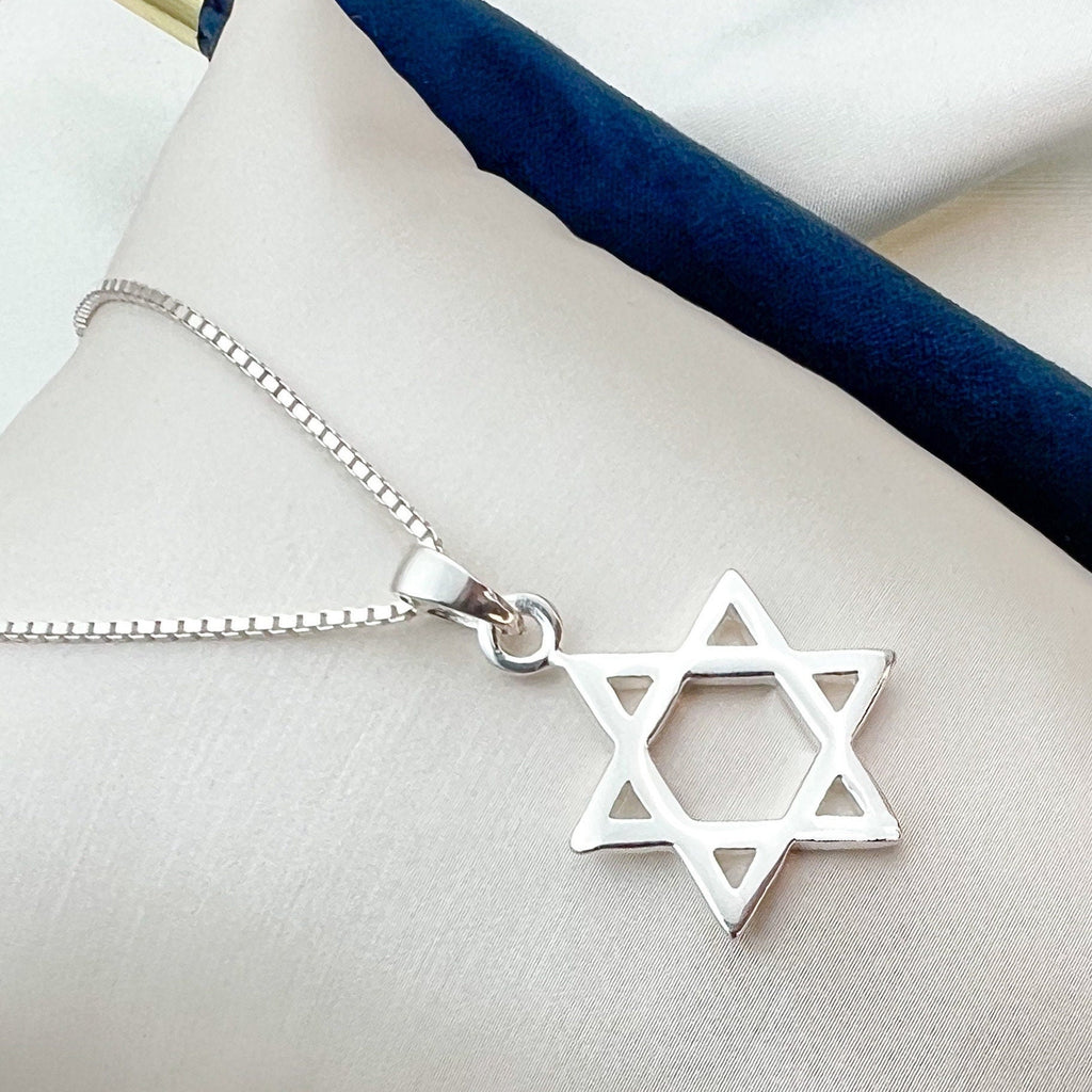 Star of David Pendant in Sterling Silver with 925 Silver Chain