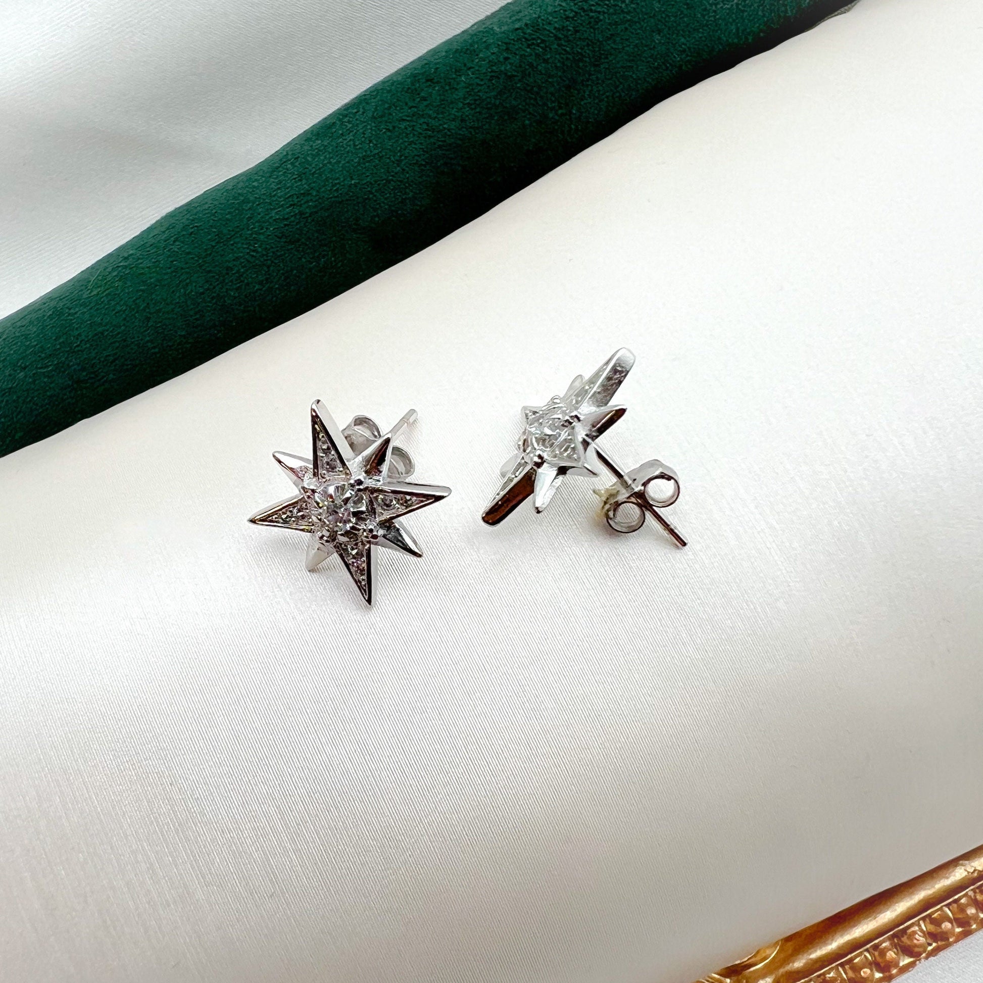 Radiant Star of Bethlehem Earrings in 925 Silver with Sparkling Zircons