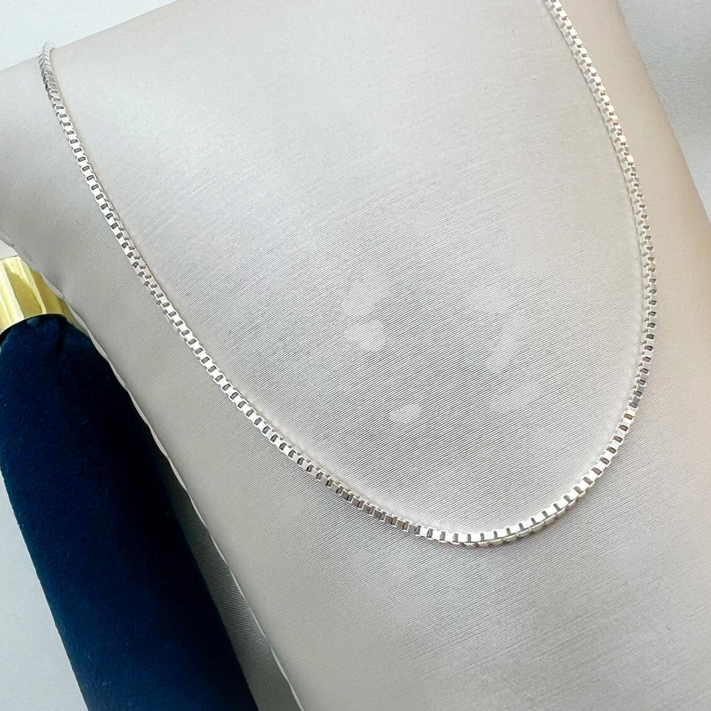 Thin Box Chain Necklace in Silver 925