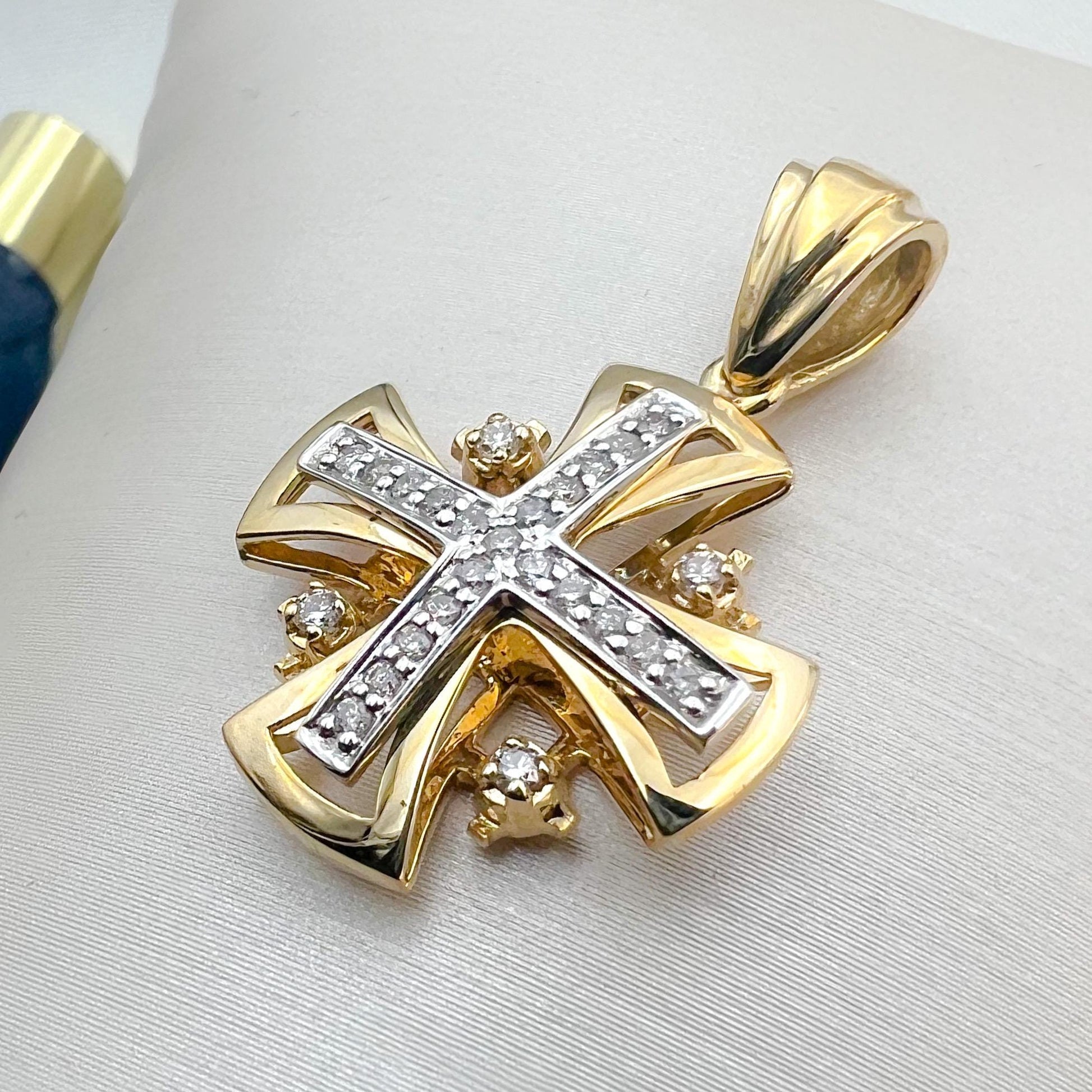 Jerusalem Cross Pendant | Faith and Elegance in 14k Gold with 25 Diamonds 0.35ct