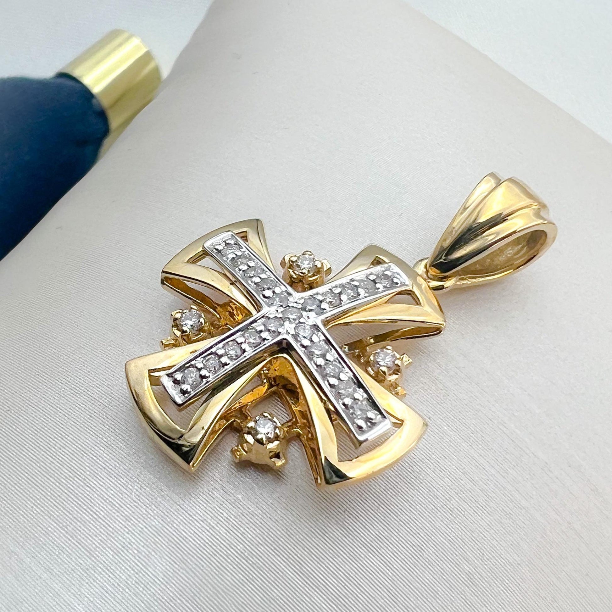 Jerusalem Cross Pendant | Faith and Elegance in 14k Gold with 25 Diamonds 0.35ct